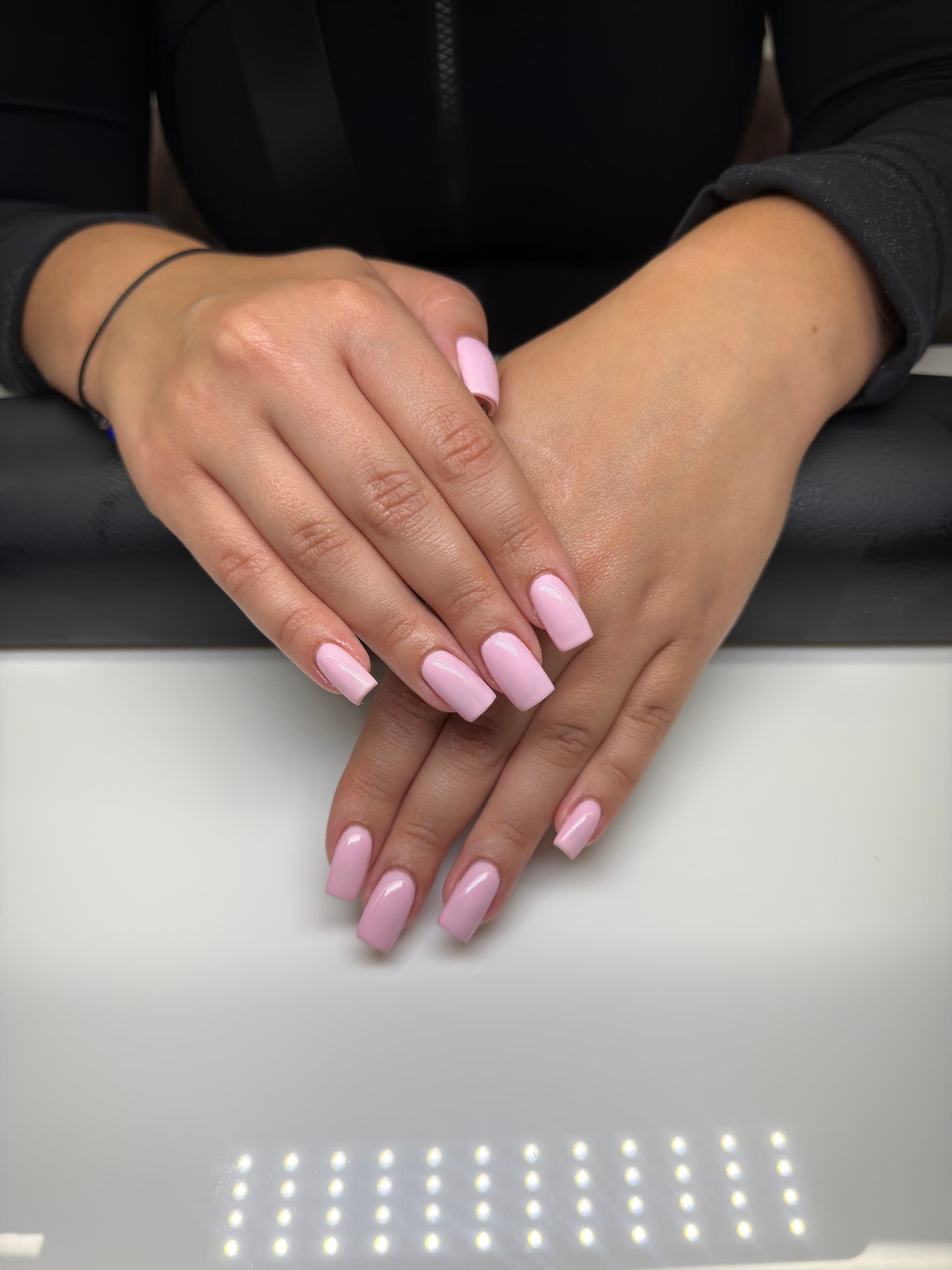 Soft glam nails