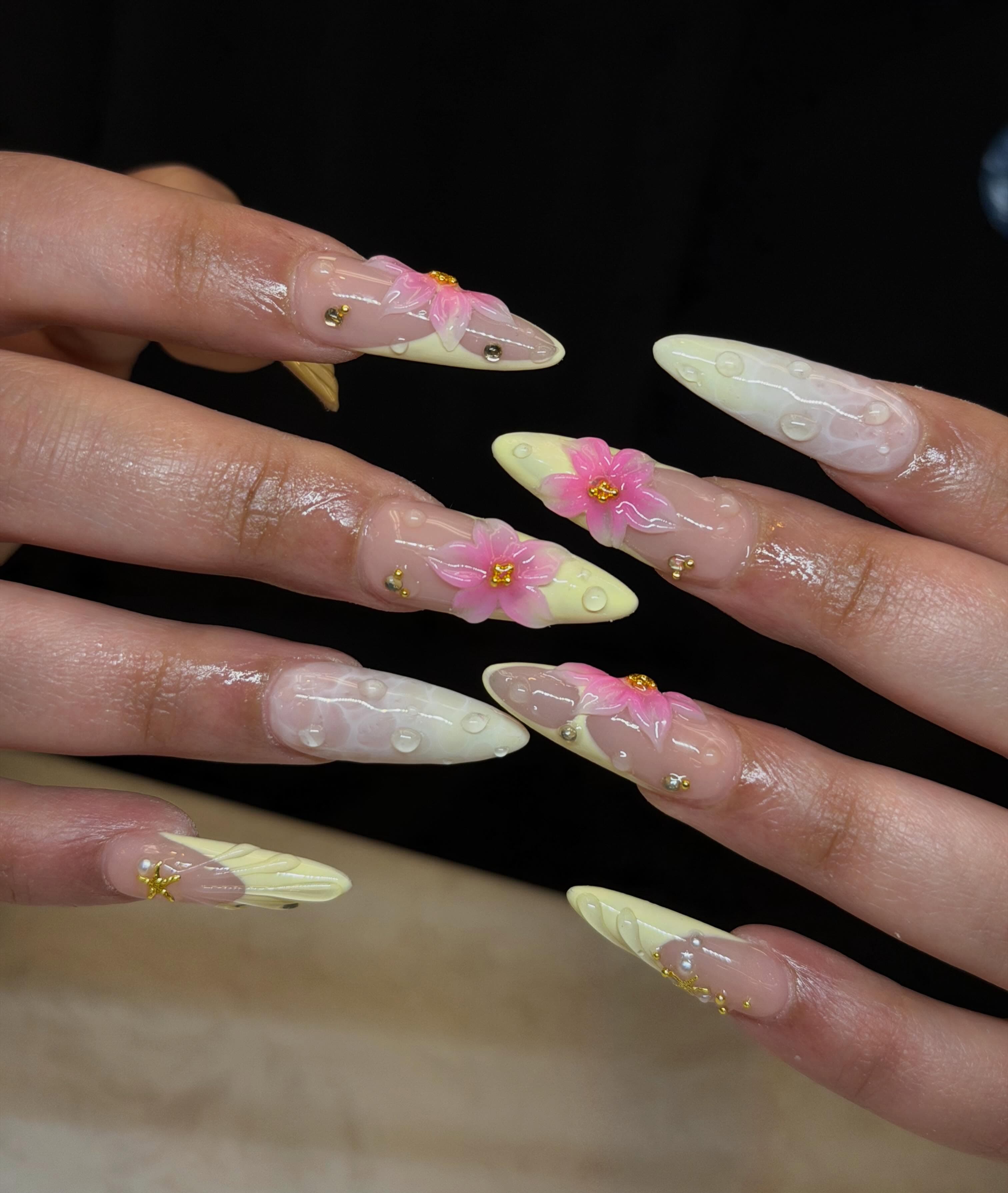 Nail set by Tiara Nail Bar — photo 16